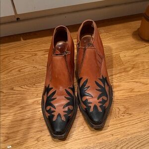 Men's Brown Leather Slip-On Boots with Black Inlay